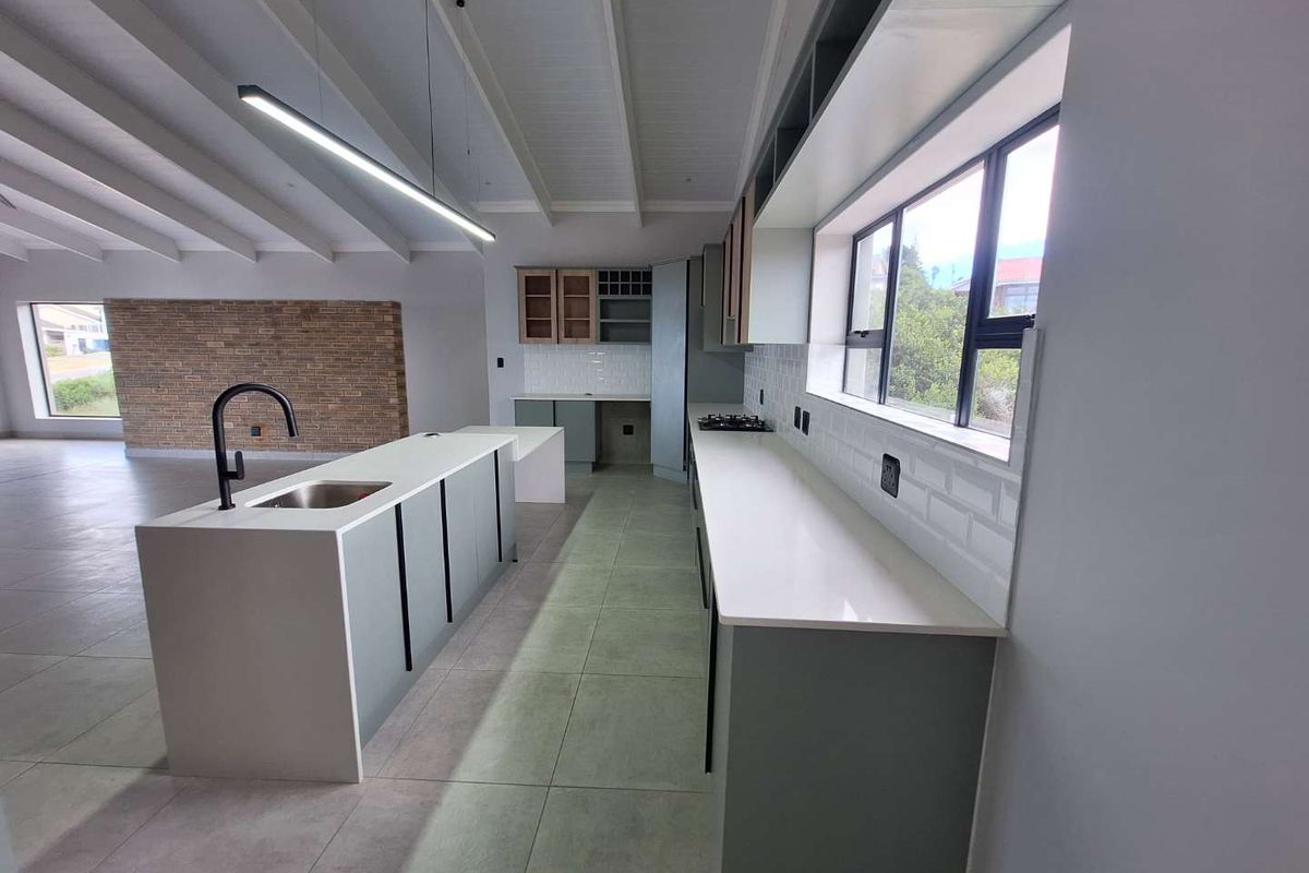 Modern Newly Built- 3-Bedroom Duet in Dana Bay - Photo 2