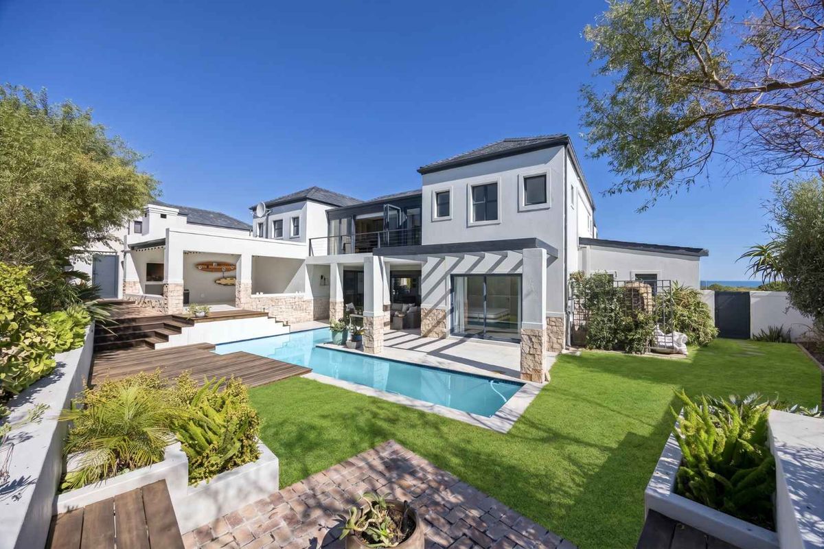 Seaside Serenity: Your Private Coastal Oasis Awaits - Photo 3