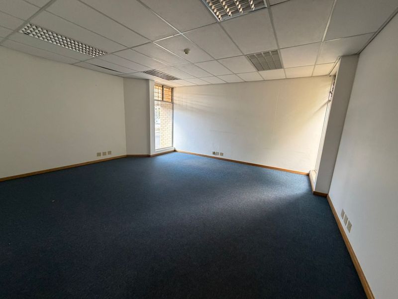 💥 PREMIUM COMMERCIAL PROPERTY FOR SALE – WINDHOEK CBD 🏢 - Photo 7