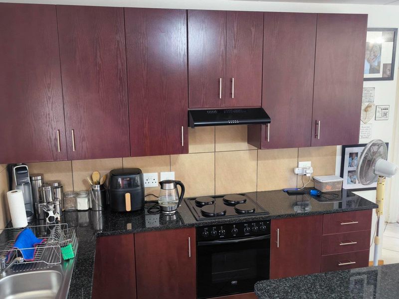 Ground Floor Unit! - Photo 5