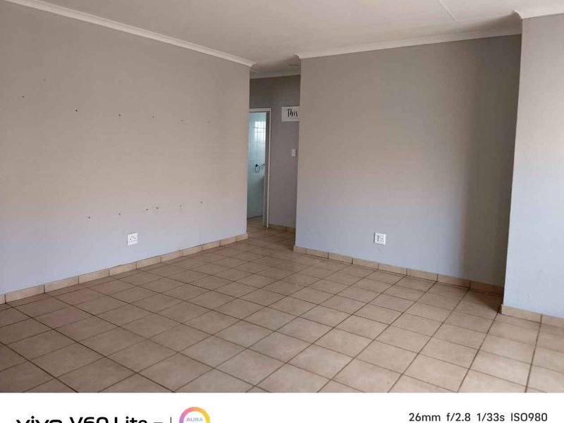 Neat and Quaint Facebick Simplex for Sale - Photo 4