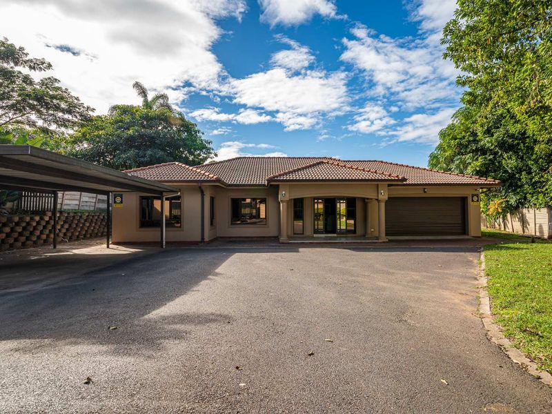 EXQUISITE 4 BEDROOM HOME IN SOUGHT AFTER AREA - Photo 2