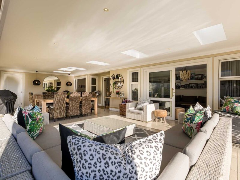 STUNNING 3 BEDROOM HOUSE FOR SALE IN CEDAR LAKES LIFESTYLE ESTATE - Photo 4
