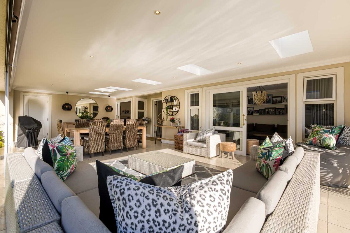 STUNNING 3 BEDROOM HOUSE FOR SALE IN CEDAR LAKES LIFESTYLE ESTATE - Photo 4
