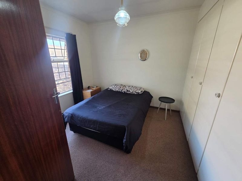 Charming 2-Bedroom Home Perfect for Over-50s in Norton Park - Photo 4