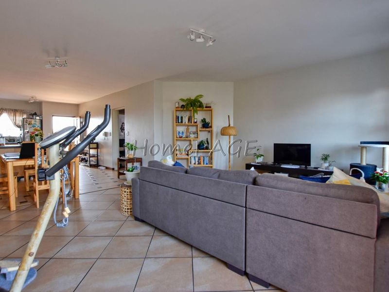 Central, Swakopmund:  1st Floor 2 Bedr Apartment is for Sale - Photo 10