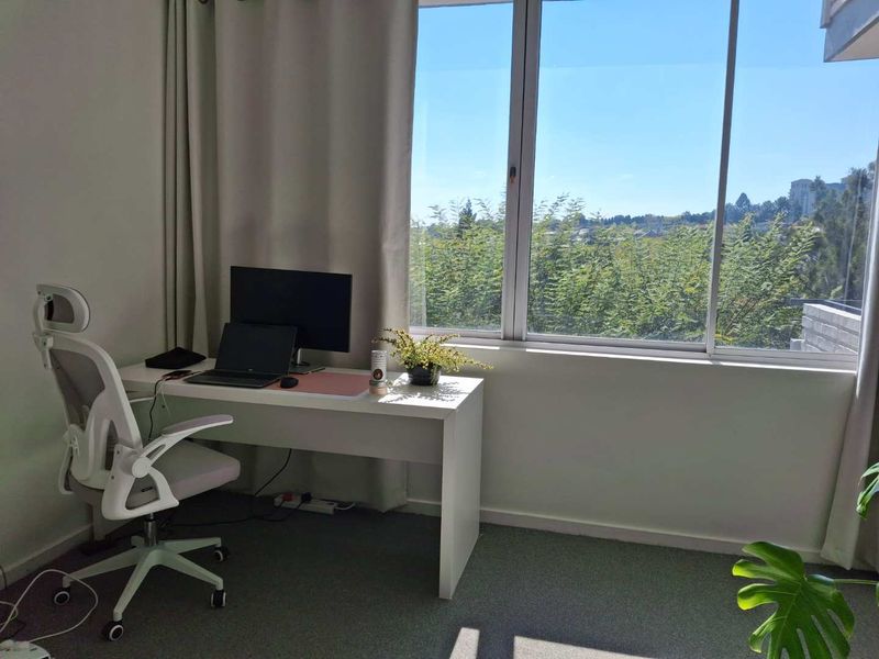 A STYLISH ONE BEDROOM APARTMENT - Photo 3