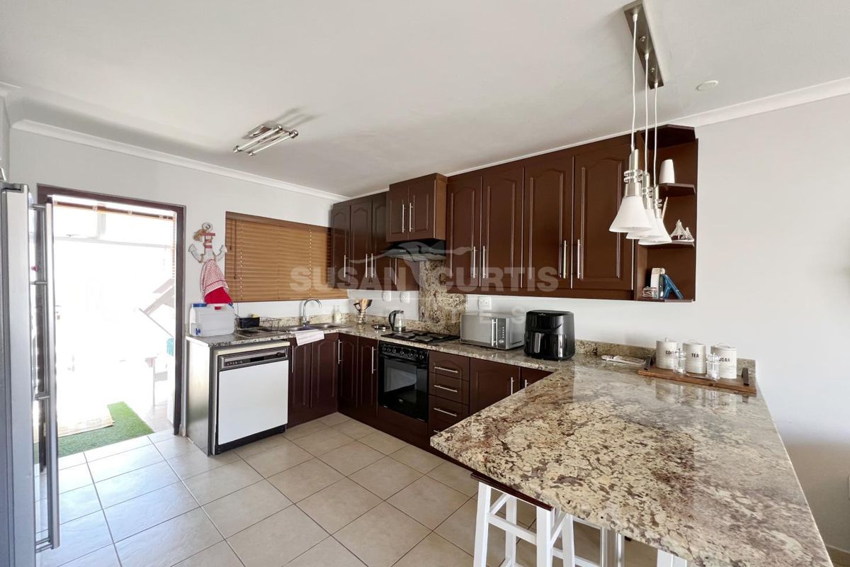 ONE LEVEL RETIREMENT HOME - Photo 4