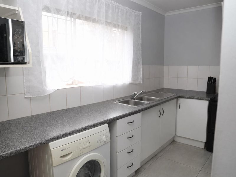 Family-Friendly Home with Huge Park Access in Allens Nek,  2 Bedroom Simplex - Photo 6