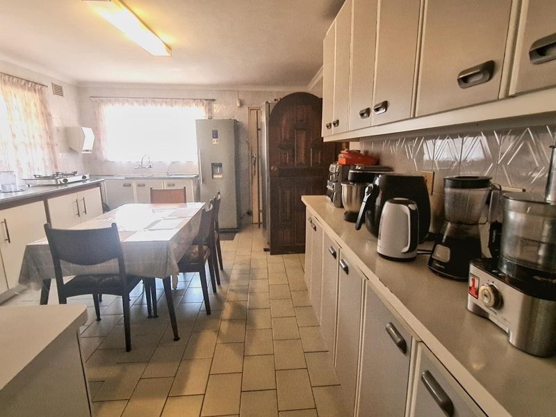 Majestic 5-Bedroom Facebrick Abode in Reservoir Hills: A Rare Opportunity for Shrewd Business Owners or Family - Photo 6