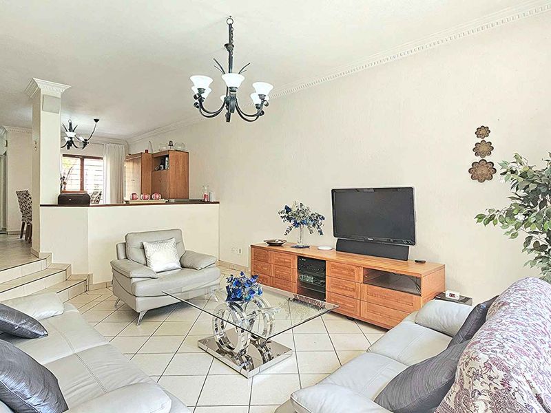 Spacious 3/4 Bedroom Sandton Townhouse Offering The “Best” Future Property Investment - Photo 6