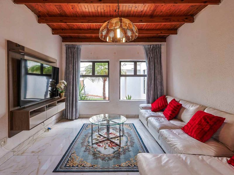 Prime Waterkloof Ridge Living with Space, Potential & Prestige - Photo 9