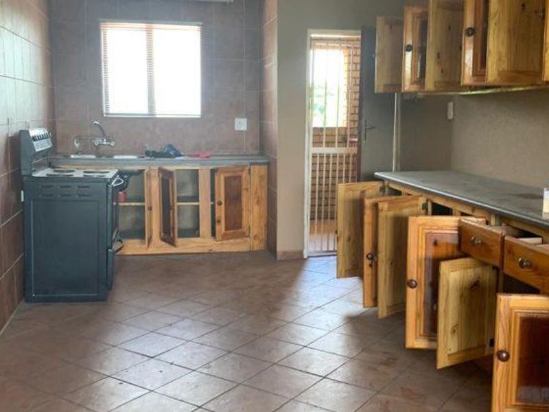 Sale!! Sale!! Priced To Go Apartment in Pretoria Gardens - Photo 4