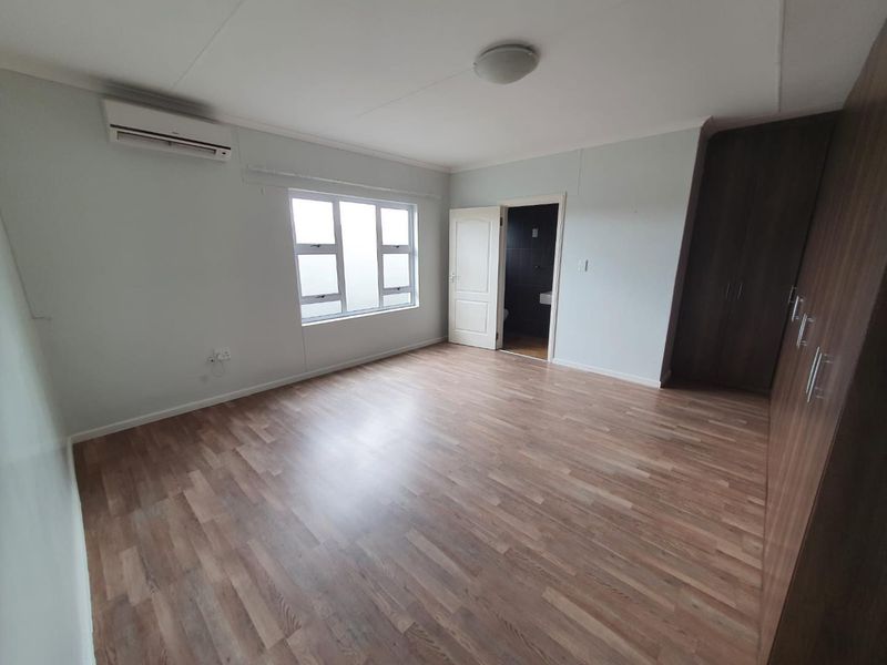 Perfect starter Home! - Photo 6