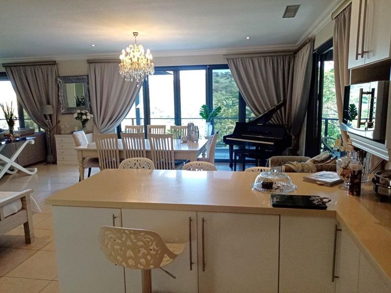 5 Bedroom Family Home in Simbithi. - Photo 7