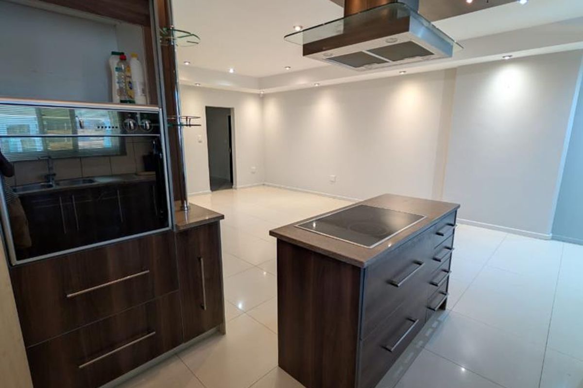 5 BEDROOM FAMILY HOME FOR SALE – OLD ACADEMIA - Photo 4