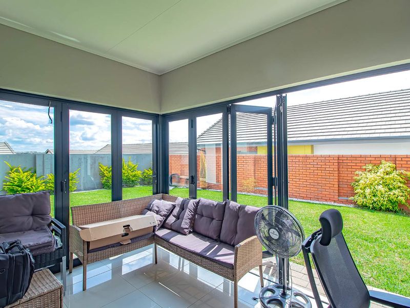 3 Bed 2 Bath House in a luxury lifestyle living Estate - Photo 2