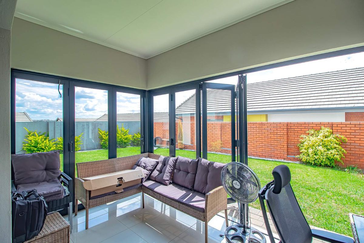 3 Bed 2 Bath House in a luxury lifestyle living Estate - Photo 2