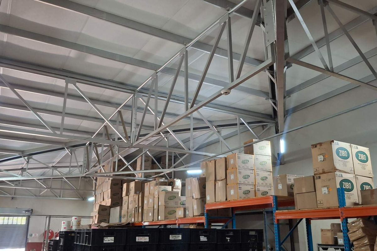 Southern Industrial Warehouse to let - Photo 3