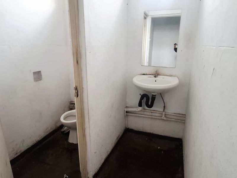 **Versatile Commercial Spaces Available for Workshops, Churches, Colleges, Creches** - Photo 10