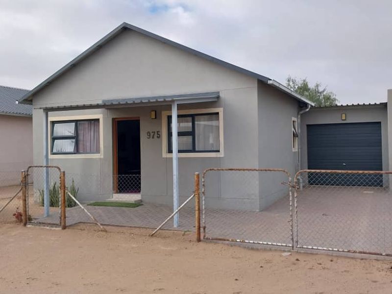 Charming Retreat: Perfect Family Home Awaits - Photo 2