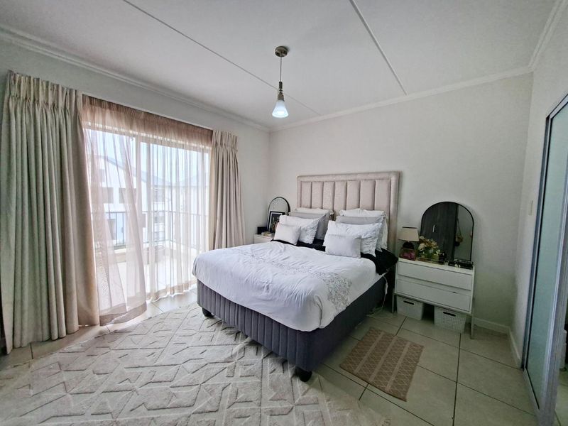 Immaculate 2 bed, 2 bath, 2nd floor apartment available in Petervale - Photo 9