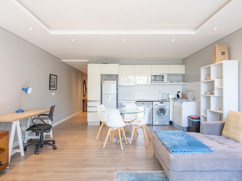 Furnished 1 Bedroom Apartment Available 1 June - Photo 10