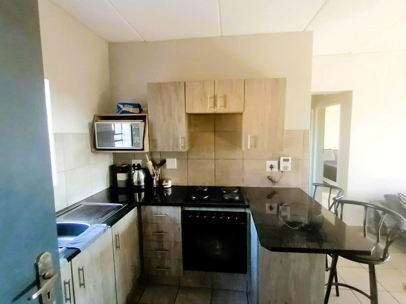 Charming well-maintained 2-bedroom apartment - Photo 9