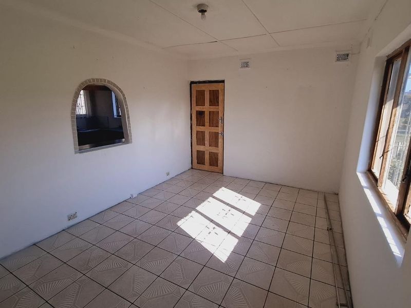 2-Bedroom Rental in Havenside, Chatsworth - Practical Living Space - Photo 1