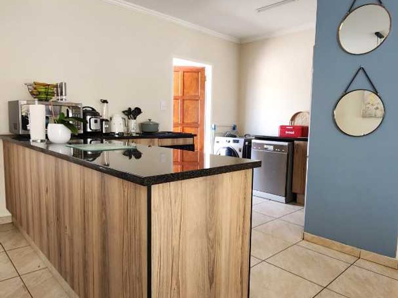 House For Sale in Magaliesburg Country Estate - Photo 8