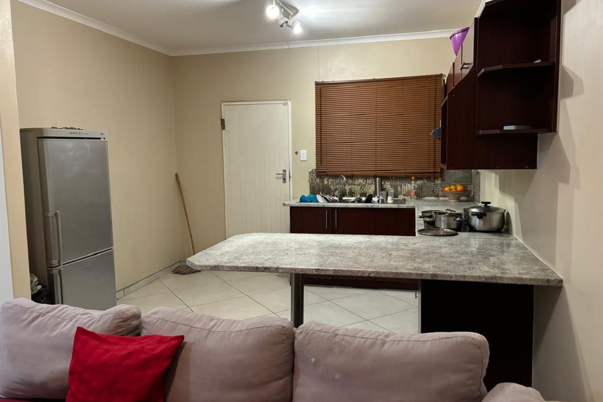 FIVE RAND PROPERTY FOR SALE. - Photo 3