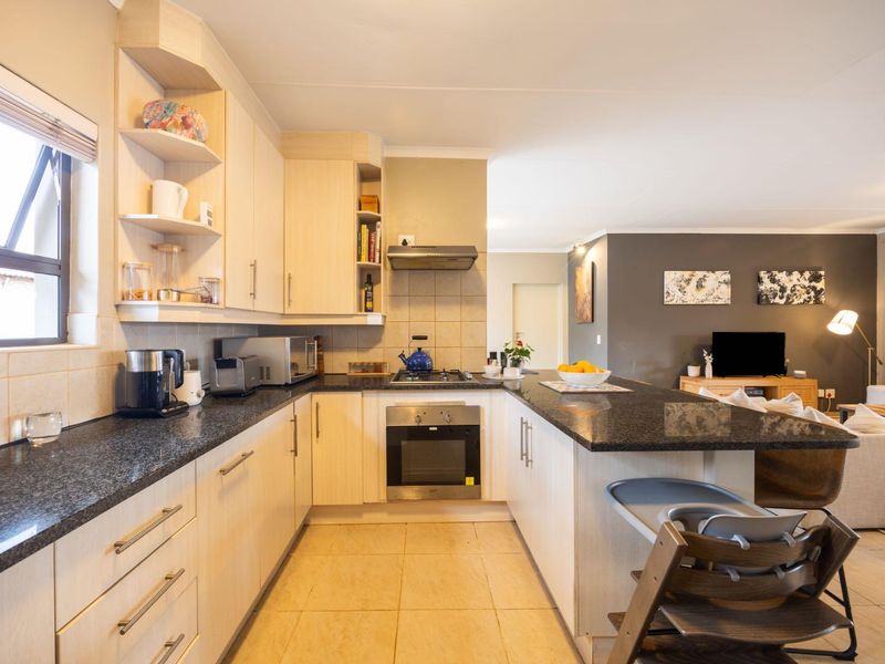 1. Charming 3-Bed Family Home with Pool in Pretoria East   2. Spacious Meadows Estate Home with Built-In Bar & Boma   3. Entertainers’ Dream: Patio, Pool & Outd - Photo 10