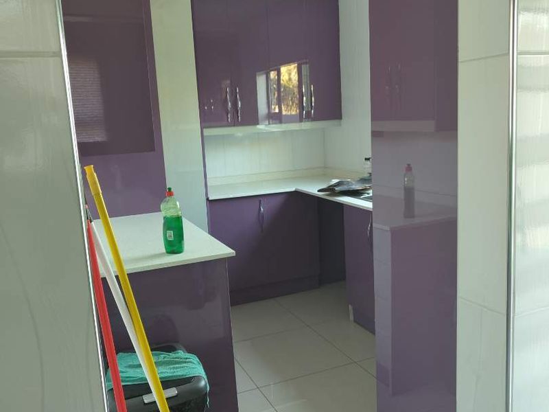 Modern Townhouse for Sale in Newcastle. - Photo 10