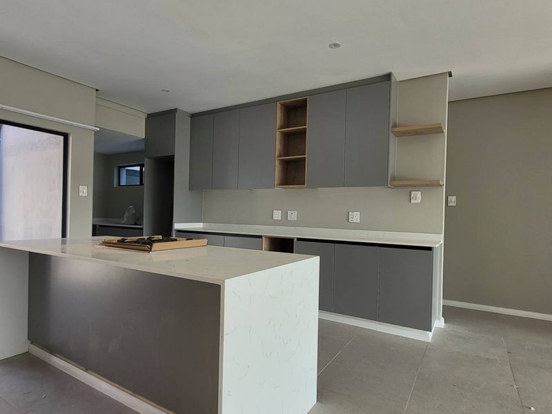 Palm Lakes Estate Rental - Photo 4