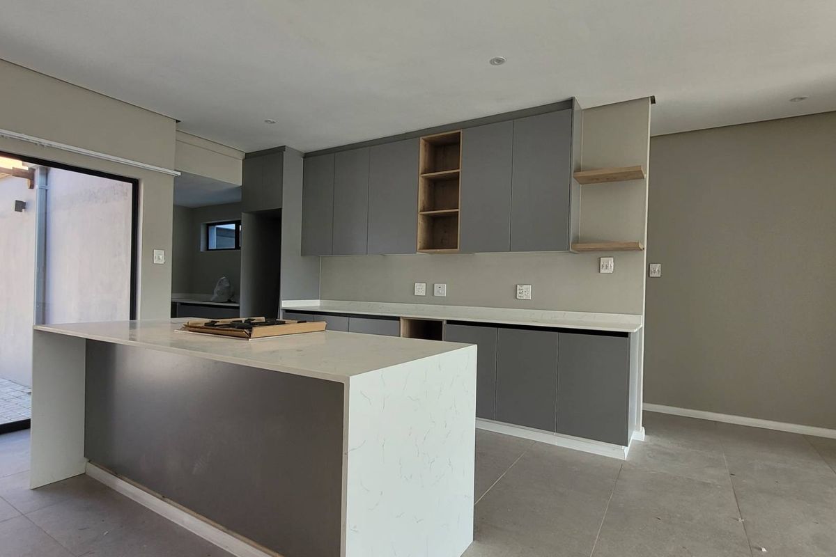 Palm Lakes Estate Rental - Photo 4