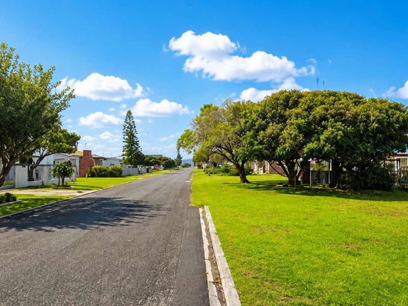 Prime Vacant Stand in the Heart of Franskraal – Location, Location, Location! - Photo 3