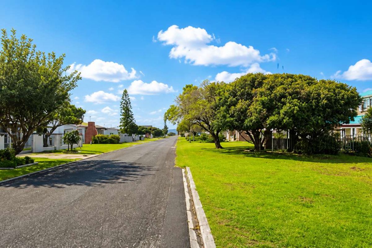 Prime Vacant Stand in the Heart of Franskraal – Location, Location, Location! - Photo 3