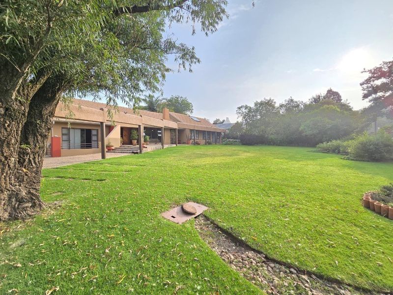 4 Bedroom Expansive Family Home with 3 Flatlets and Golf Course Views - Photo 9