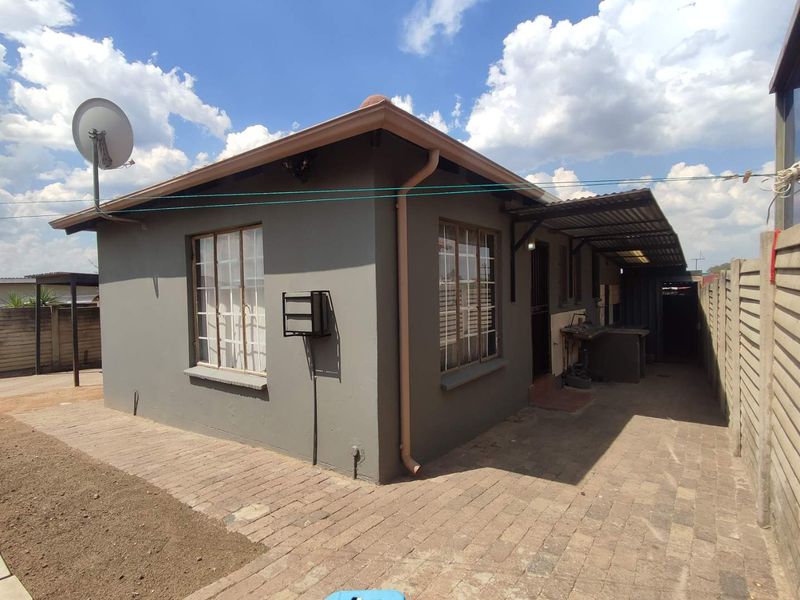3 Bedroom House for Sale in  Cosmo City - Photo 2