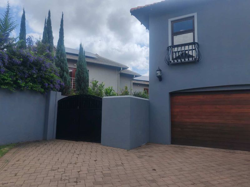 DUAL MANDATE - LOVELY BIG HOME WITH BEAUTIFUL VIEW AND SUNSETS - Photo 6