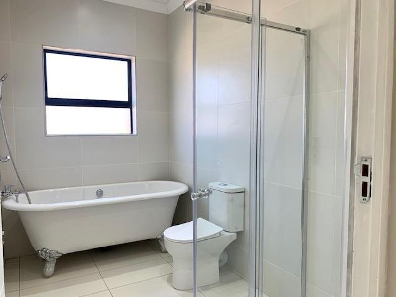 MODERN FAMILY HOUSE IN THABA NCHU - Photo 9