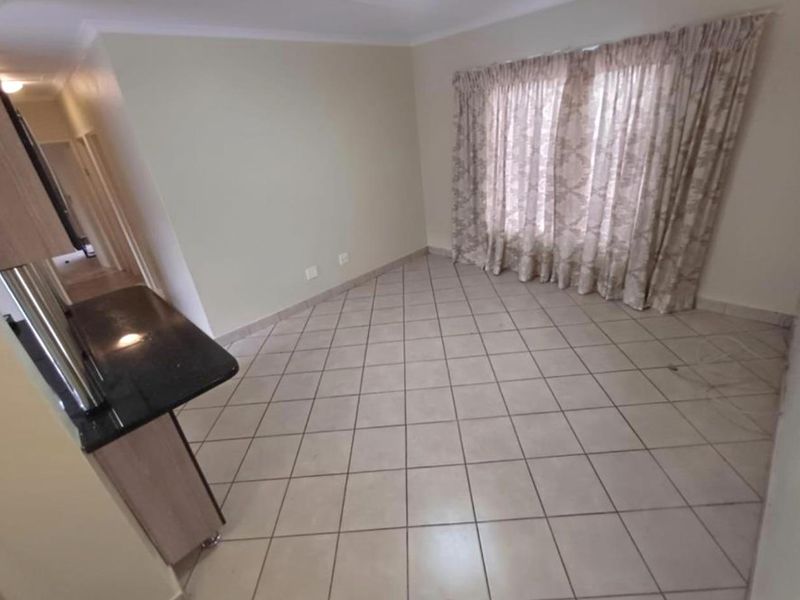 Three bedrooms house for sale in Atteridgeville - Photo 7