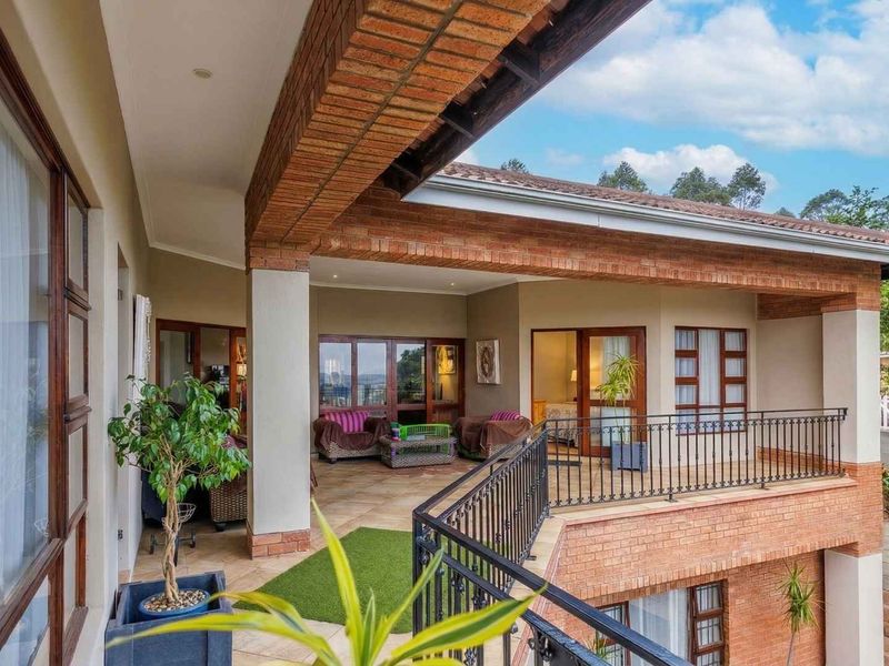 Your Perfect Family Retreat in Greenvale Village, Hillcrest - Photo 2