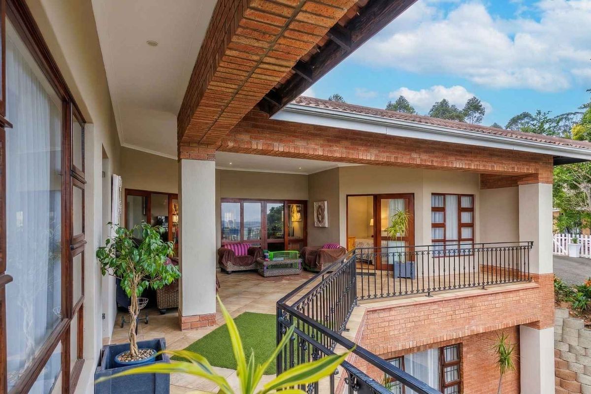 Your Perfect Family Retreat in Greenvale Village, Hillcrest - Photo 2