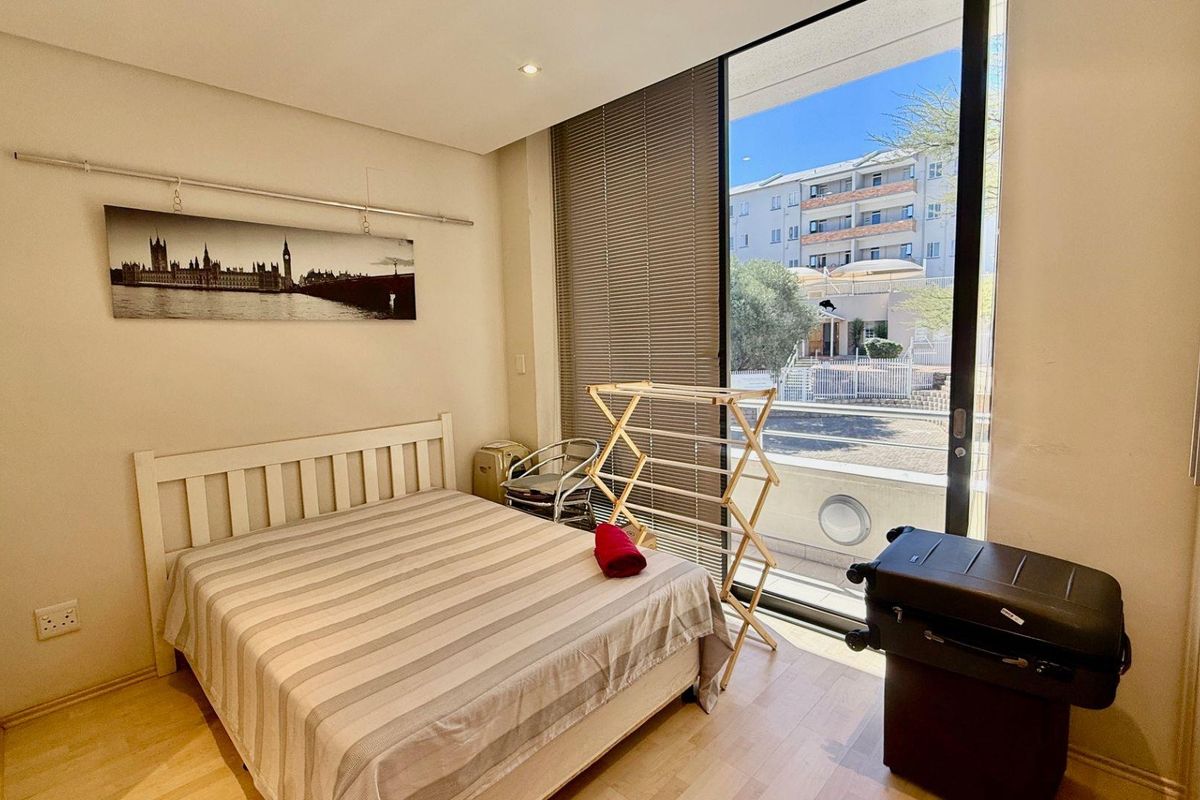 WINDHOEK CENTRAL - VERY NEAT APARTMENT - CC - NS2 300 000 - Photo 3