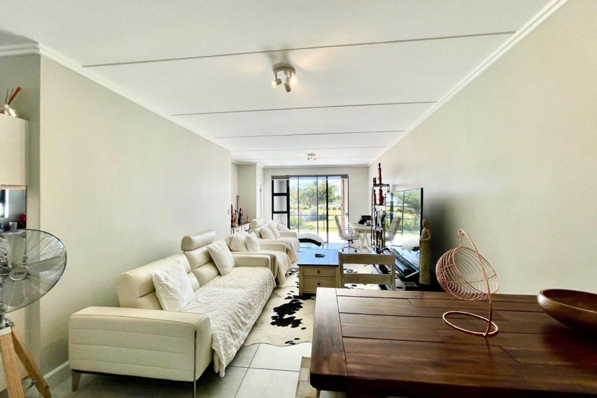 Luxurious 3-Bedroom Ground Floor Unit in Whistling Thorns - Photo 3