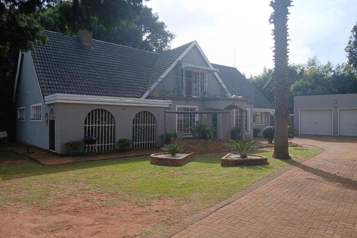 Large family home - Photo 2