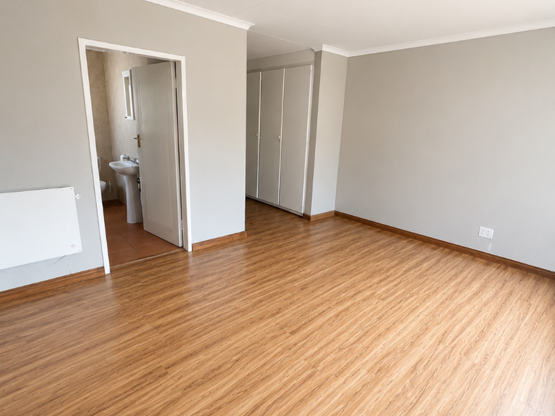 Modern Lock-Up-and-Go with Spacious Living & Stylish Finishes In Moreleta Park For Sale - Photo 10