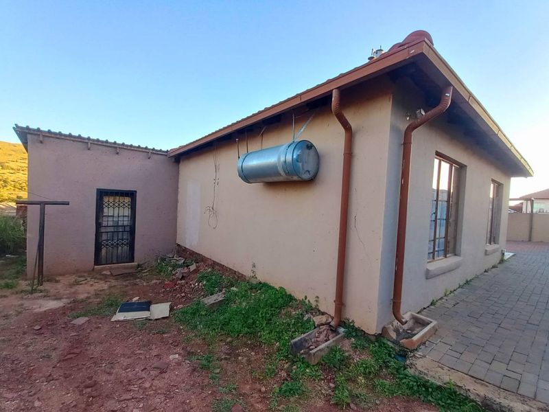 Three bedrooms house for sale in Atteridgeville - Photo 4