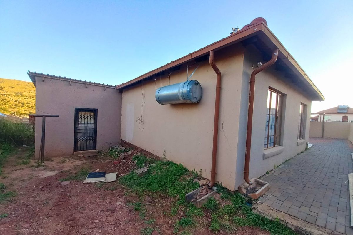 Three bedrooms house for sale in Atteridgeville - Photo 4